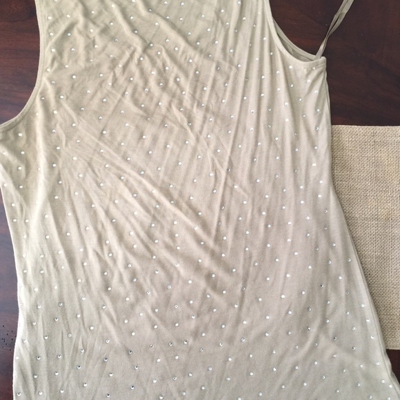 Tan Rhinestone Shell Stretchy Tank Size Medium - Picture 7 of 7